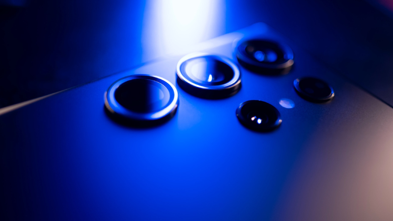 Samsung yeni modelinin tanıtımını yaptı Samsung, son modeliyle ilgili