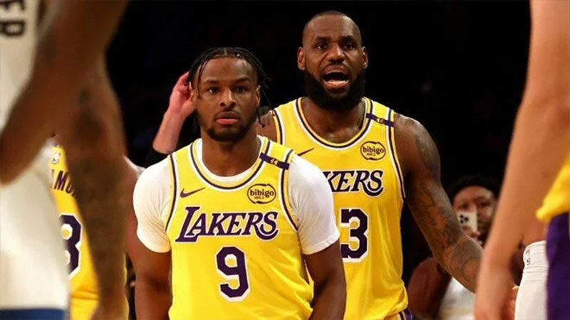 LeBron James ile oğlu