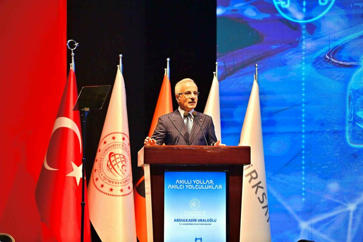Ulaştırma ve Altyapı Bakanı