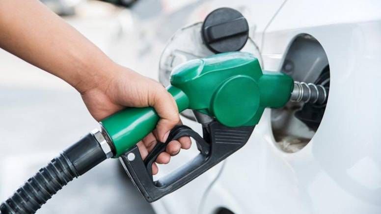 Benzine bu geceden itibaren indirim geldi!