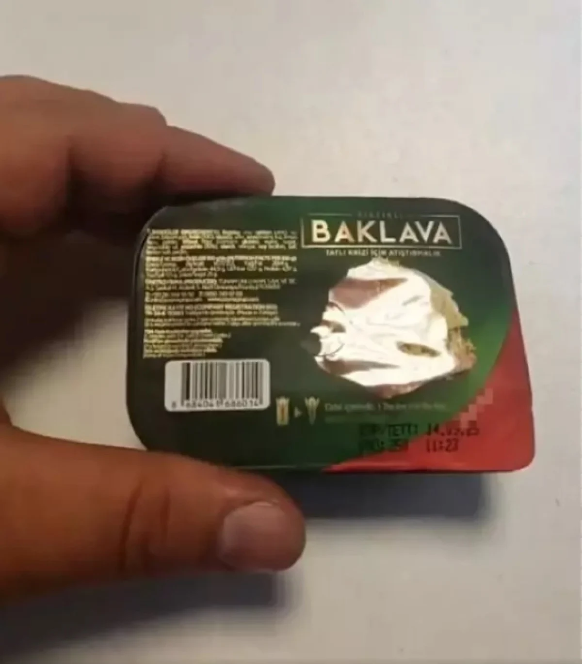 Bir dilim baklava neden 40 lira? Nedir bunun maliyeti? Bir vatandaş, benzin almak