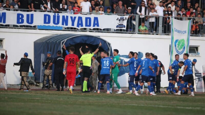 Ergene Velimeşespor maçında kırmızı