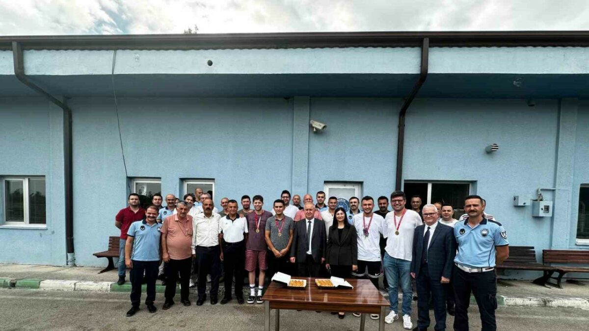 Büyükşehir Zabıta, ‘Kamu Spor Oyunları’nda Bursa şampiyonu Gençlik ve Spor Bakanlığı