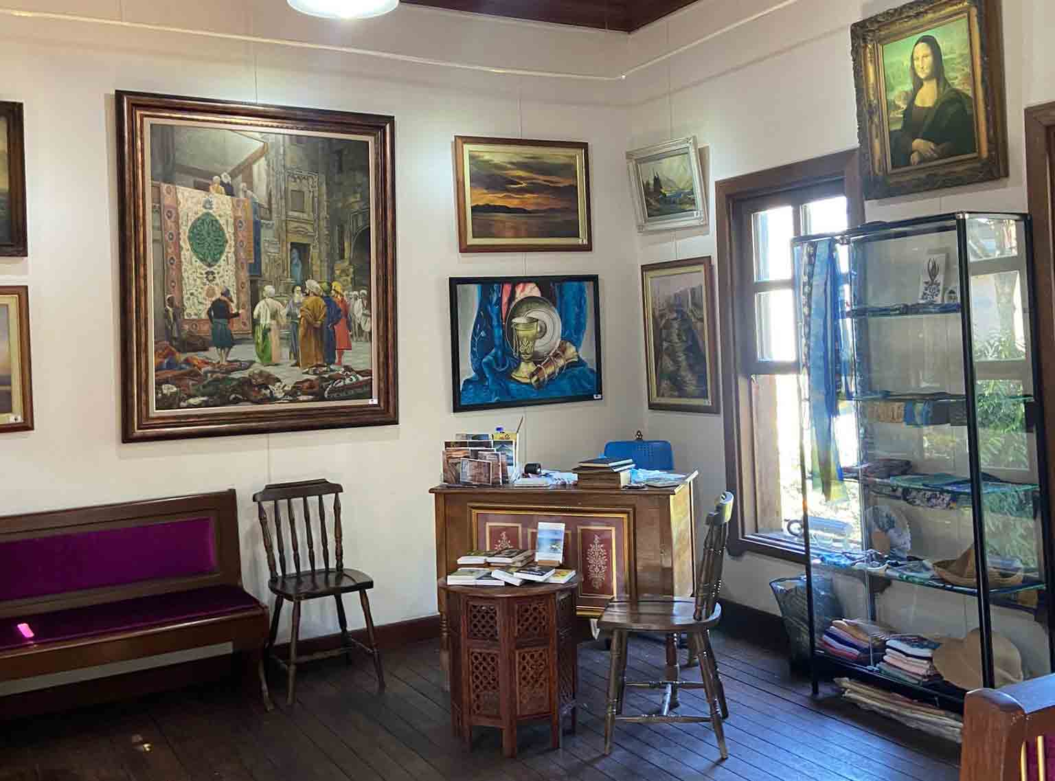 Dünyanın en eski çarşılı köprüsünde sanat buluşması