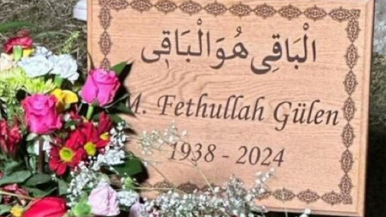Fethullah Gülen’in mezar taşına