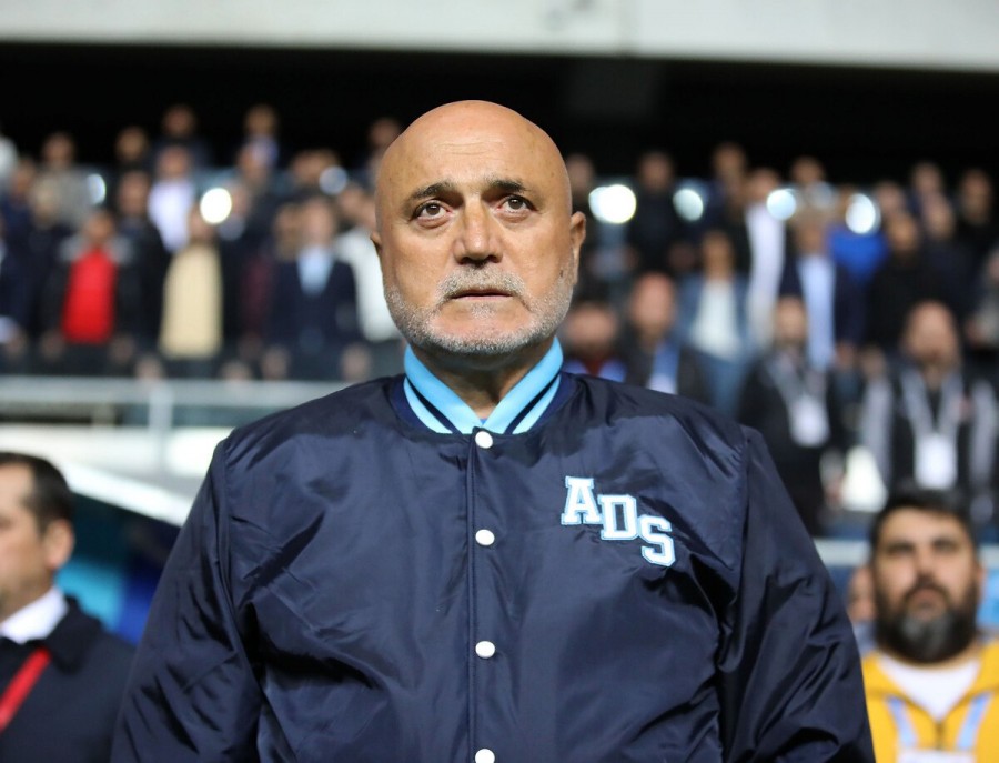 Ligimizin deneyimli hocalarından Hikmet Karaman'ın