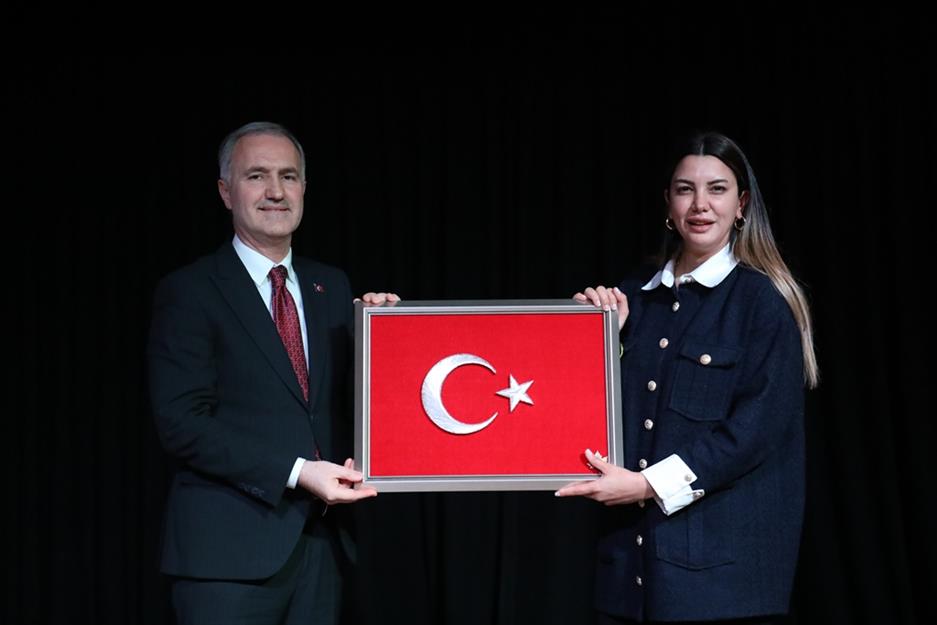 İnegöl Belediyesi’nin düzenlediği 8. Kitap