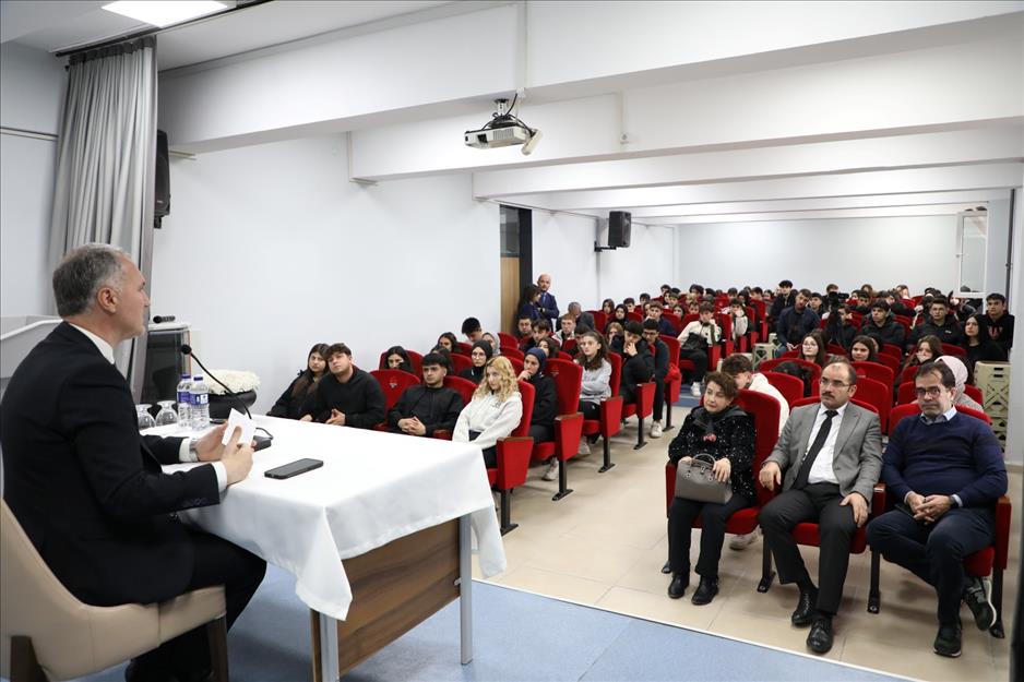 Başkan Taban, gençlerin fikirleri, şikayetleri, talep ve önerilerini dinledi