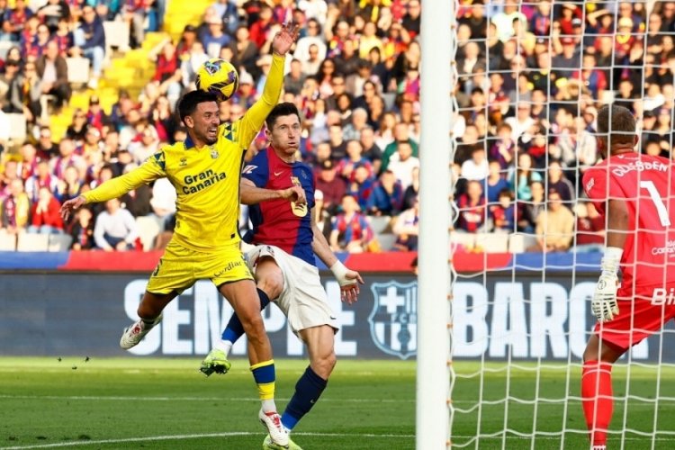 Barcelona, Las Palmas’a boyun eğdi