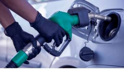 Brent petrol fiyatlarında dalganlanmayla, benzin