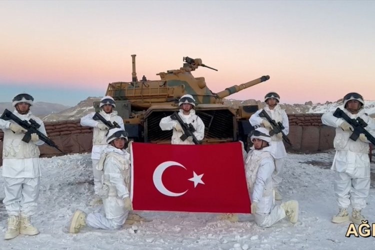 Mehmetçik’ten yeni yıl mesajı Milli Savunma Bakanlığı'nın X