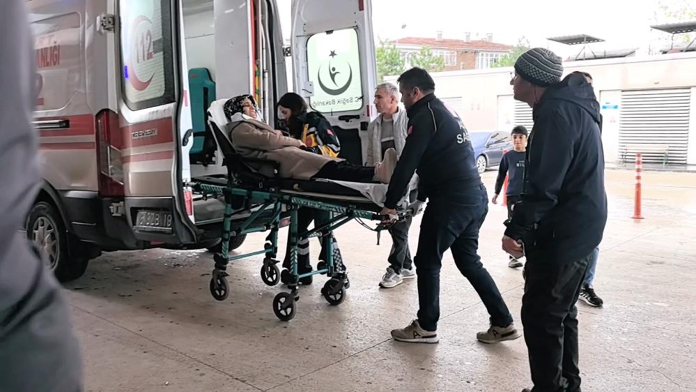 Bursa'nın İnegöl ilçesinde 2 otomobilin