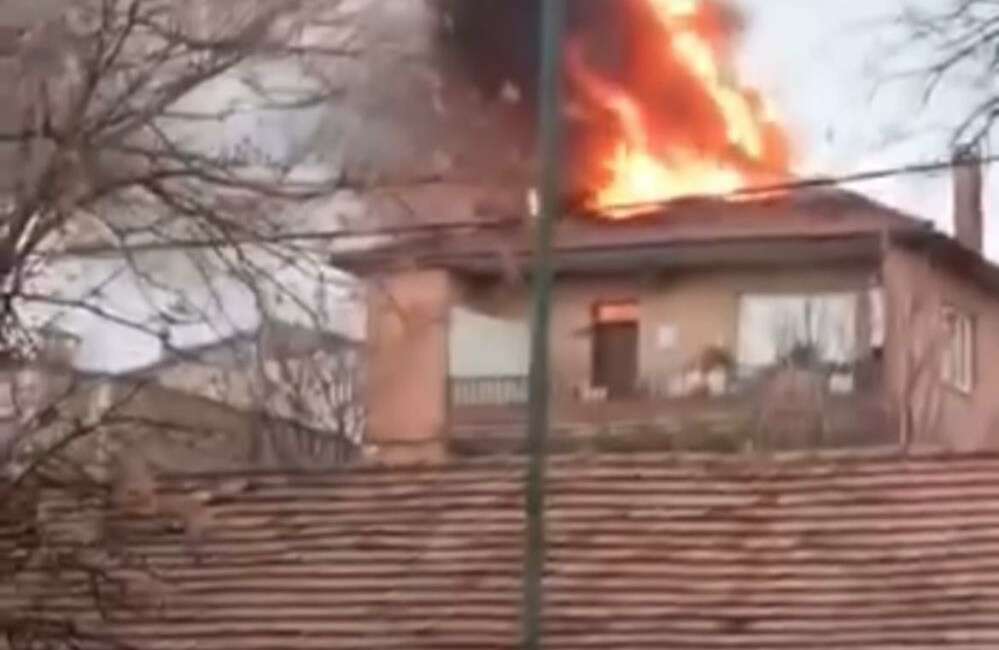 Bursa’da evin çatısı küle döndü Elektrik panosundan başlayan yangın