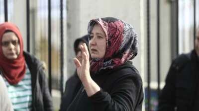 Balıkesir’deki patlamada hayatını kaybedenlerin aileleri de Bursa Adli Tıp Kurumuna geldi