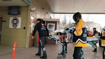 Burhan Ç. (48) elindeki demir