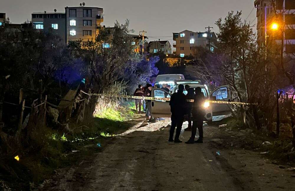 Bursa’da korkunç cinayet; Önce öldürdü sonra suç aletiyle teslim oldu Bursa'da araçta tartışan gençlerden