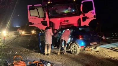 Bartın Gürgenpınarı yakınlarında bir otomobilin