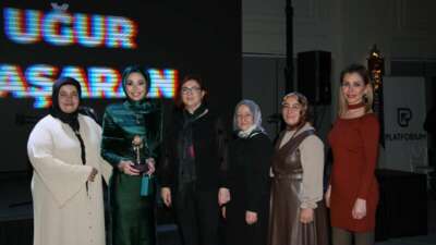 Platforium, “Hikayesi olan gece ile merhaba dedi”