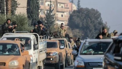 Suriye’de silahlı muhalifler başkente girdi: “Esad Şam’ı terk etti”