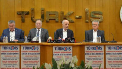 Milyonlarca çalışan, asgari ücret görüşmelerine