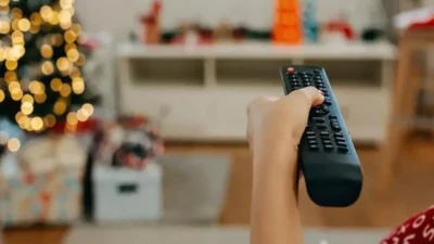 Yılbaşını evde eşiyle dostuyla kutlamak