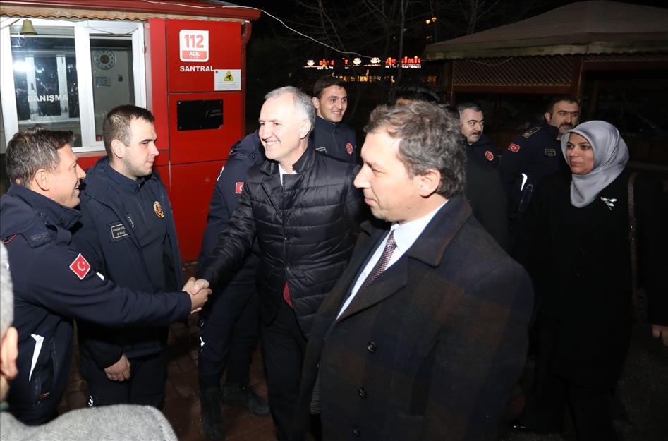 İnegöl Protokolü yılbaşı gecesi çalışanları yalnız bırakmadı