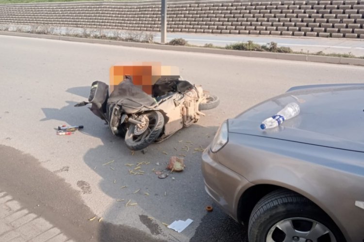 Bursa’da motosiklet ile otomobil kafa kafaya çarpıştı