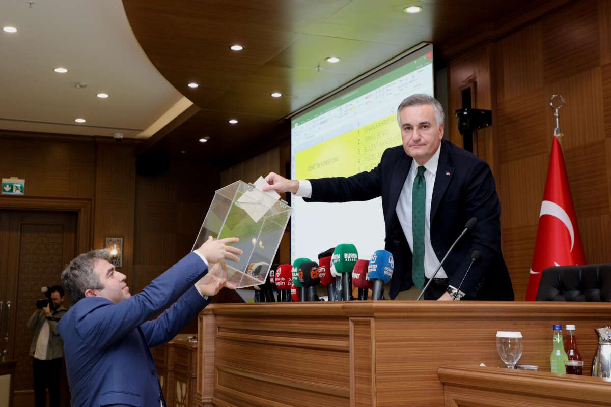 Bursa Büyükşehir Belediye Meclisi denetim komisyonu üyelerini seçti