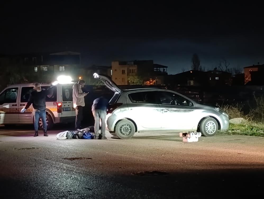Bursa’da gece saatlerinde bir araç