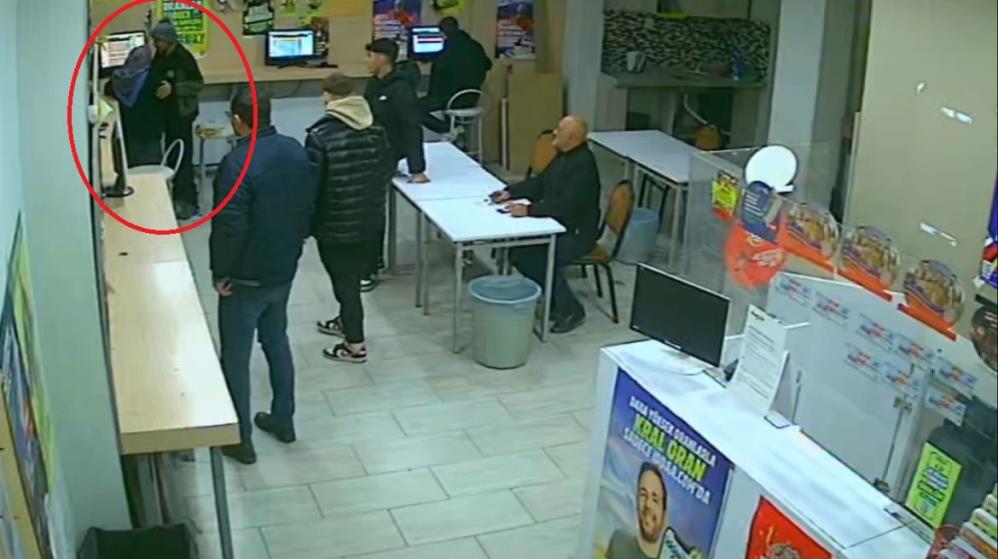 Bursa'da şans oyunları oynayan