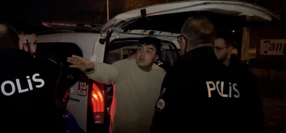 Bursa’da gençler polisleri epey uğraştırdı Bursa'da polis ekiplerinin