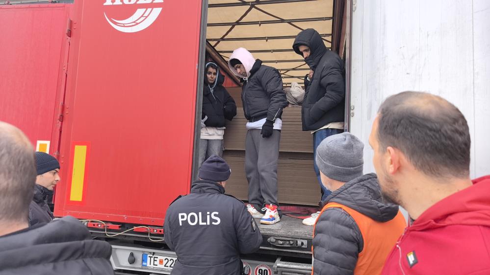 Bursa'nın İnegöl ilçesinde polis ekipleri,