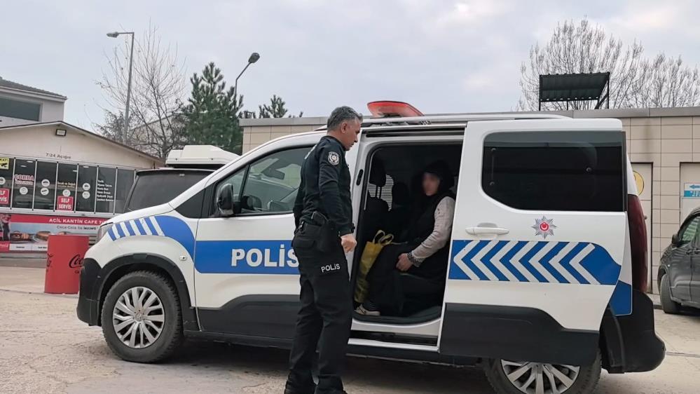Bursa’da tartışan çift birbirine saldırdı, hastanelik oldu