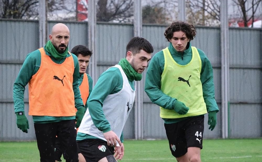 Bursaspor’da Vefa’nın lisansı çıktı