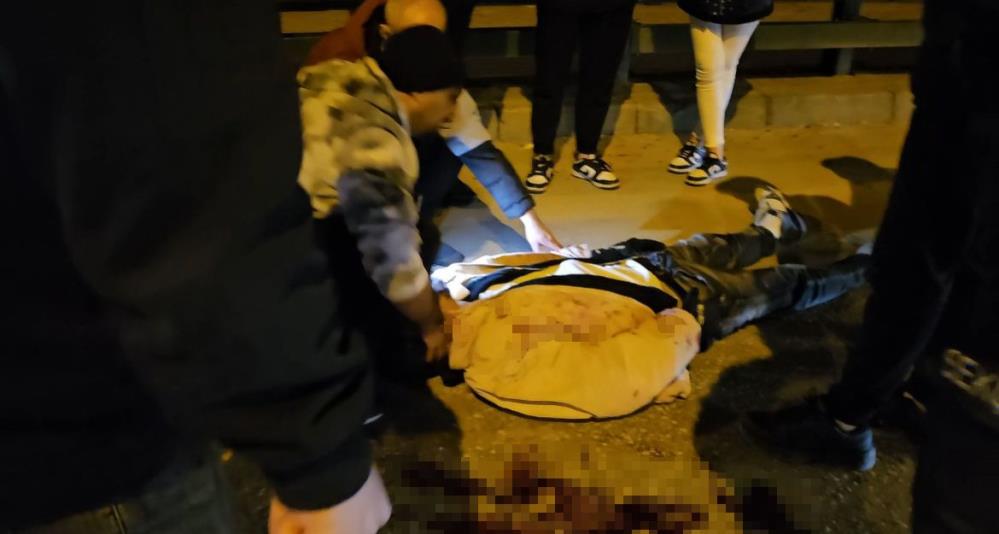 Bursa'da bir motosiklet, önünde seyreden
