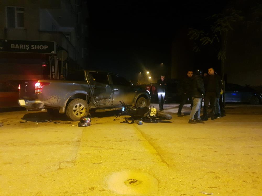 Bursa'nın İnegöl ilçesinde kamyonet ile
