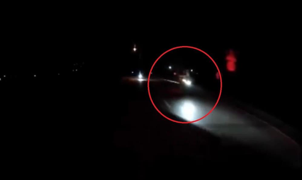 Bursa'da süratle ilerleyen motosikletli, müşteri