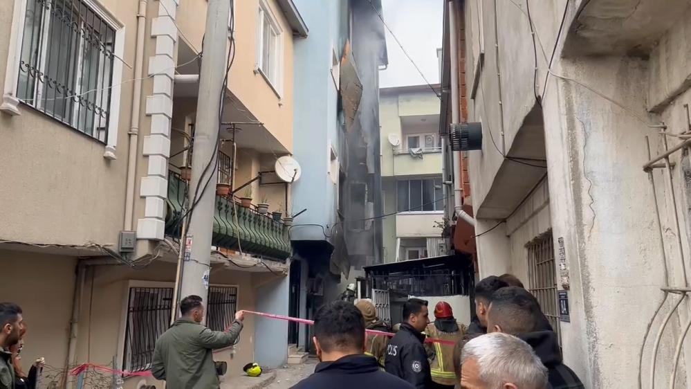 Bursa'nın Yıldırım ilçesinde çıkan yangında
