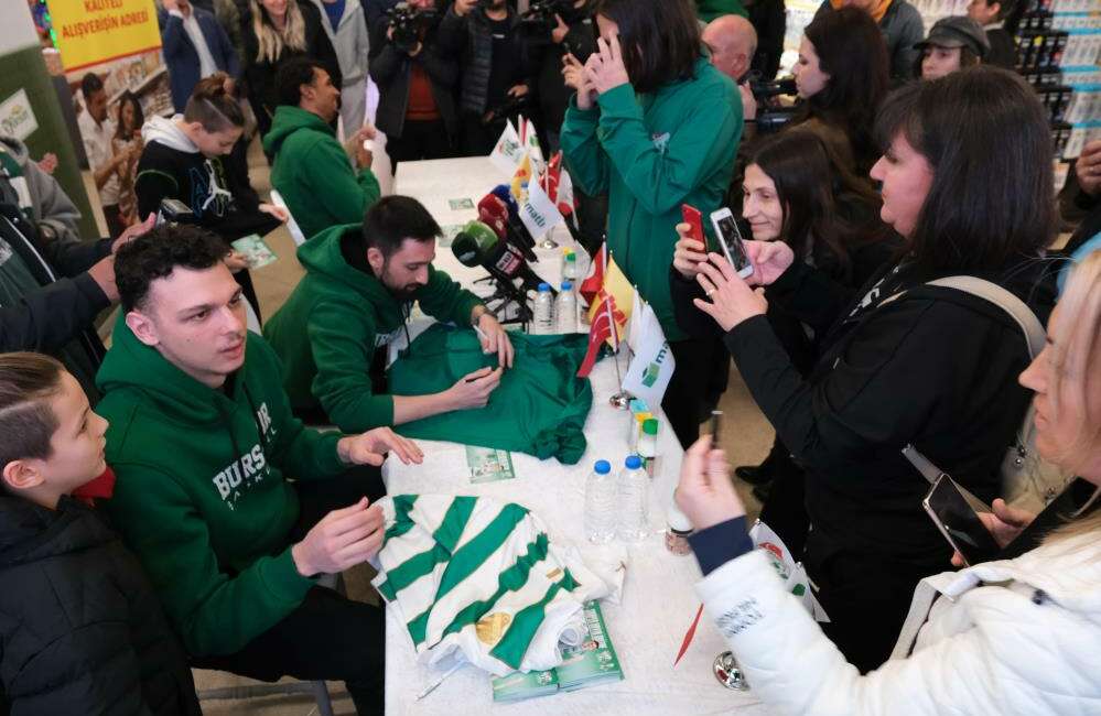 Özhan Market’te Bursaspor günü Bursalı basketbolseverler, Bursaspor Yörsan’nın