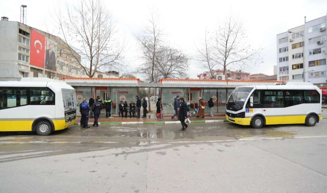 Gemlik’te otobüs durakları tertemiz Gemlik Belediyesi, Ahmet Dural