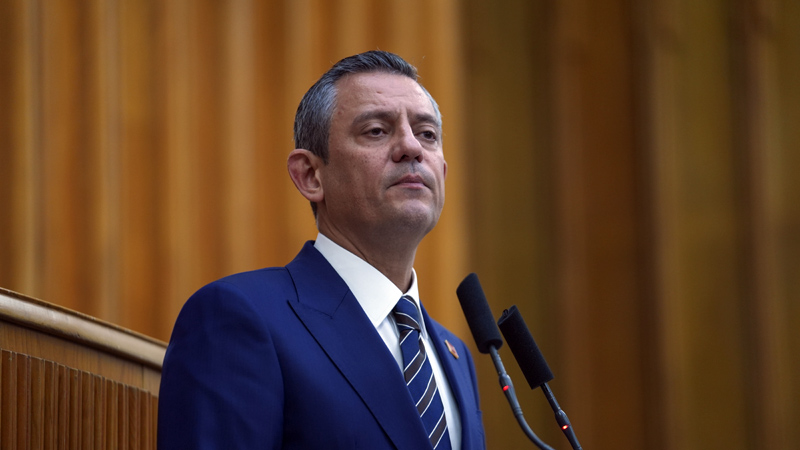 Özel’den emekli maaşı tepkisi; Bu memleketi onlara dar etmenin zamanı geldi