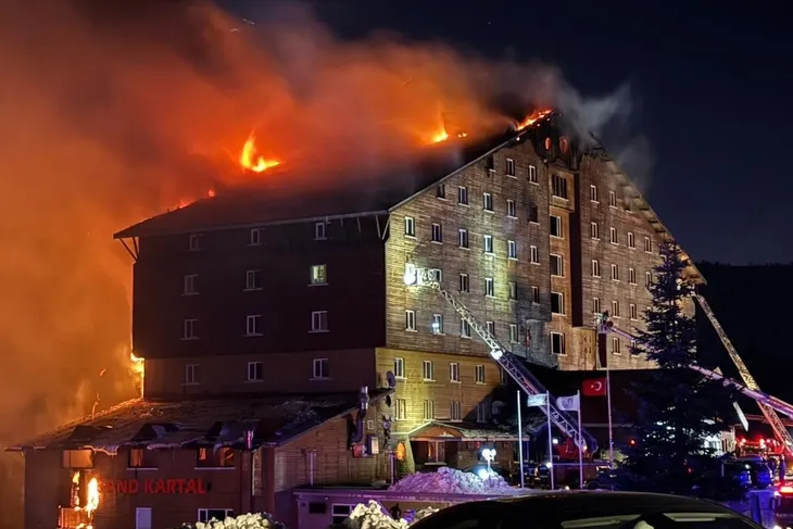 Yangın faciasında ihmal kimde? Türkiye bunu tartışıyor Bolu'da yaşanan yangın faciasının