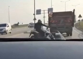 Bursa’da korkutan motosiklet kazası