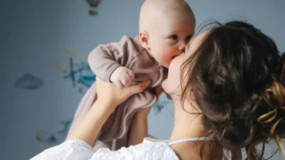 Çalışan annelere 15 milyon liradan fazla destek sağlanacak