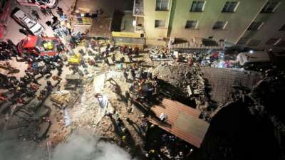 Konya’da 4 katlı bina çöktü! 4 şüpheli gözaltında