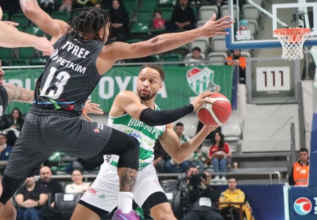 Bursaspor Yörsan taraftarı önünde Aliağa