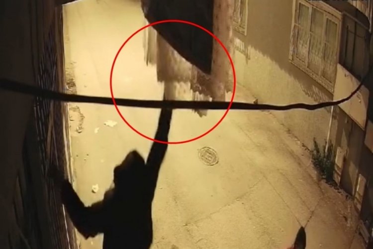 Bursa'da iki şüphelinin, evlerin balkonlarında