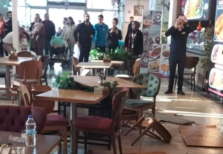 Bursa'daki Korupark AVM'nin yemek