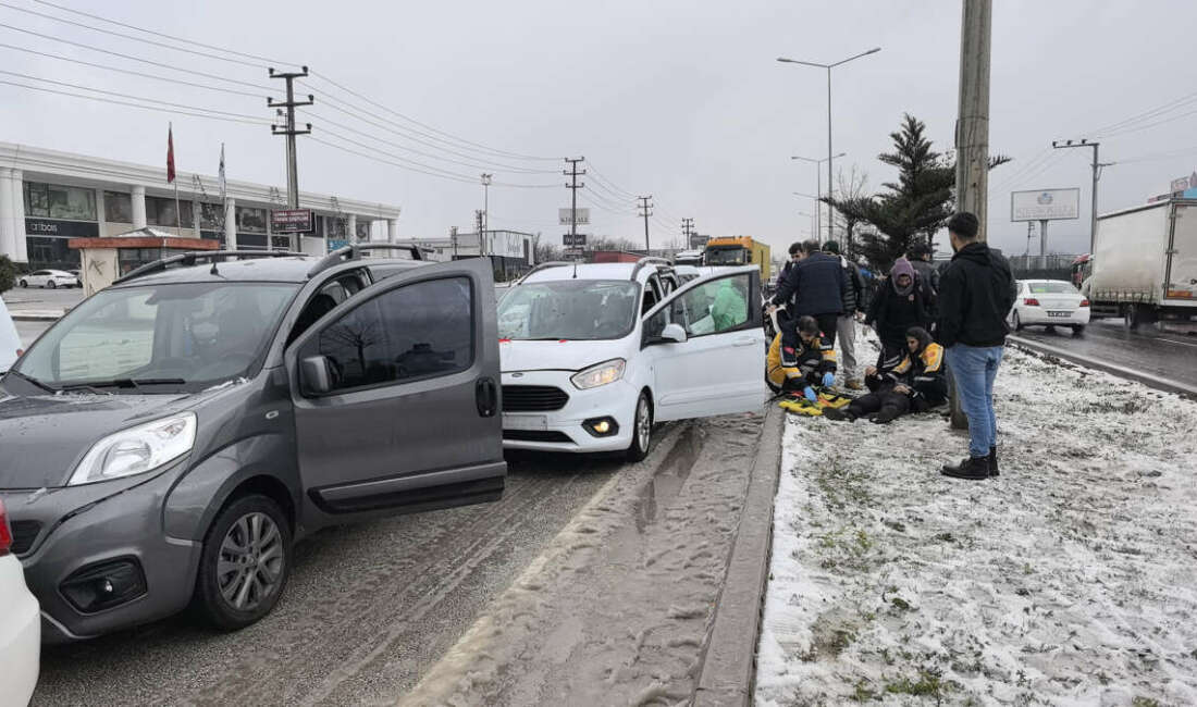 Bursa’da Zincirleme kazada 4 kişi yaralandı Bursa'nın İnegöl ilçesinde 3