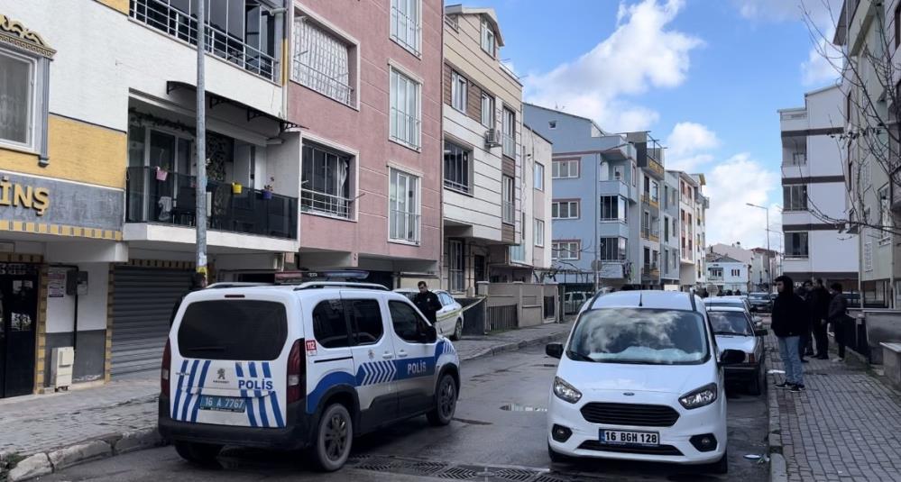 Bursa’da bir kişi, ekmek almak